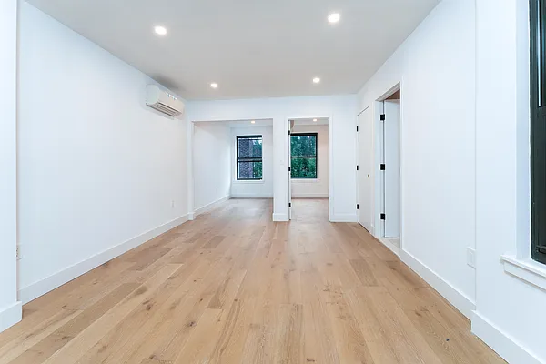 Rented by Yellowstone Equity Management Inc | media 32