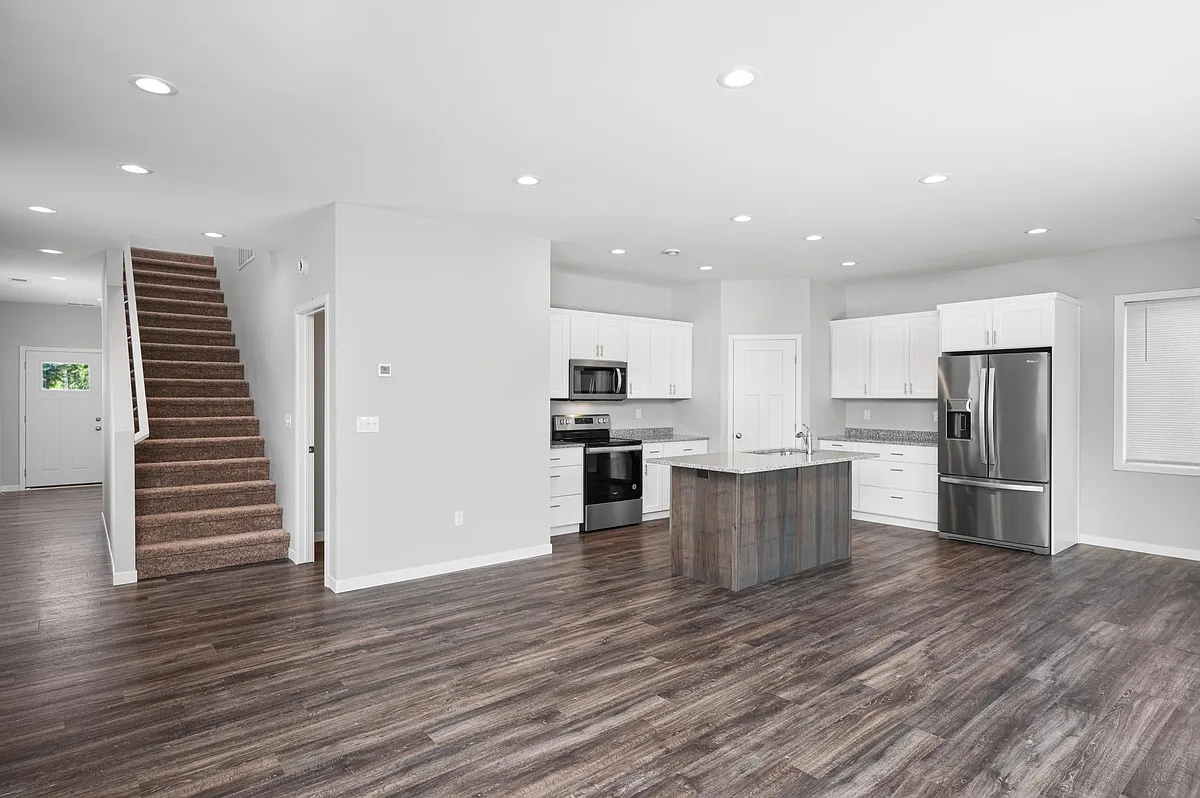 Building Photo - 646 Columbia Ct