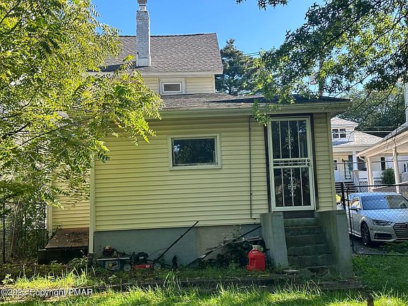 3rd image of 65 Prospect St