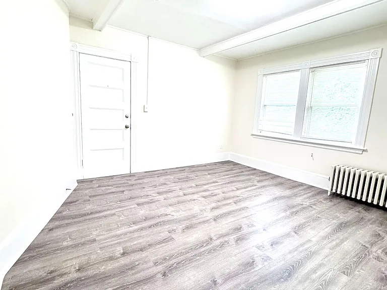 166 Irving St #3L — Photo 4