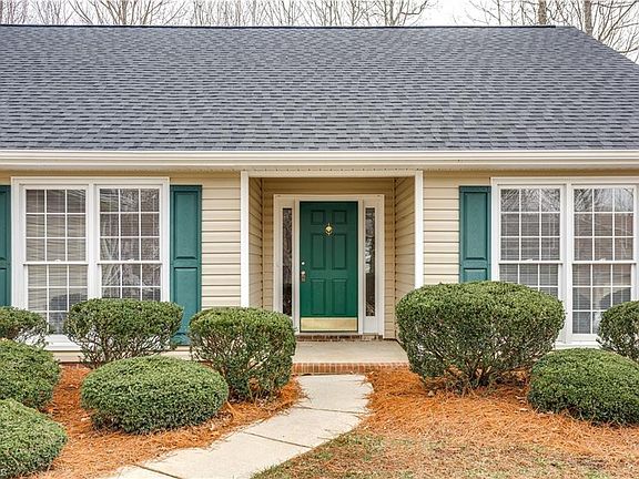 2nd image of 3123 Southampton Dr