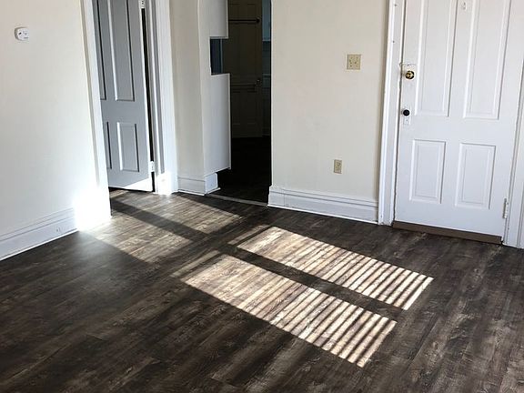 5th image of 1052 W 4th St #246E9780A