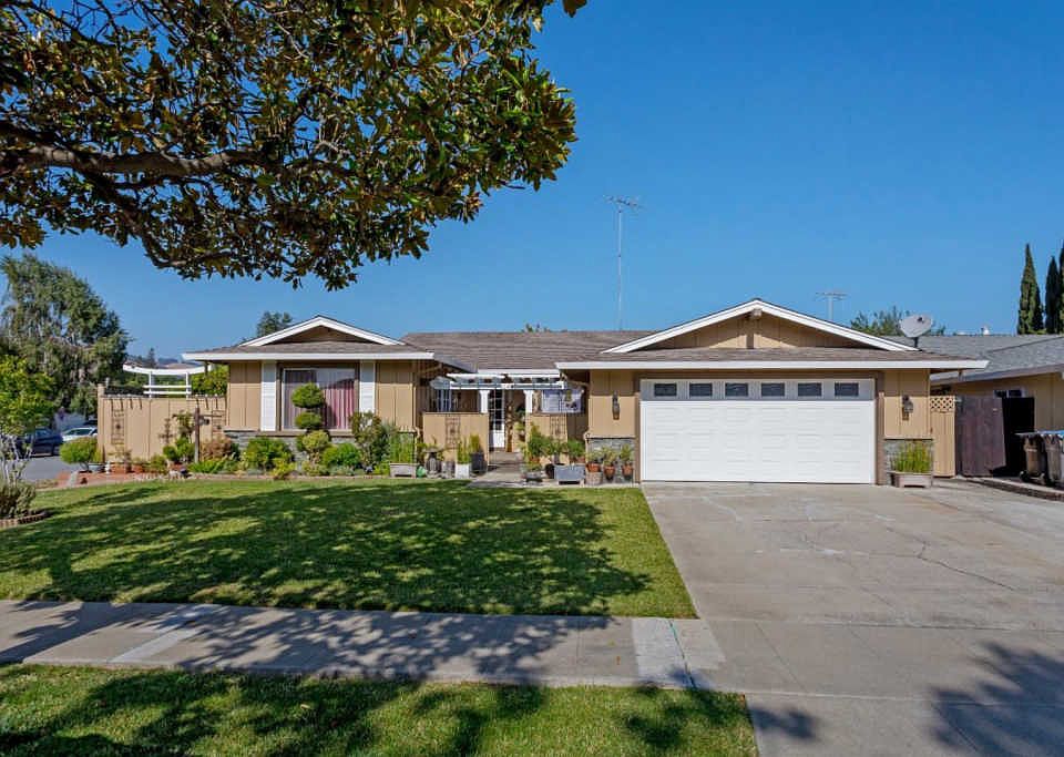 1st image of 6143 Escondido Ct