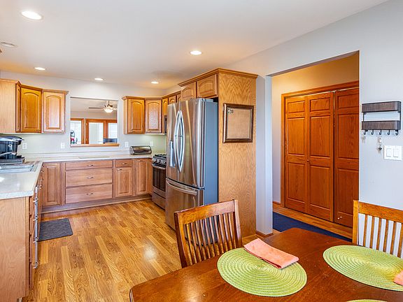 3rd image of 1834 Waterbury Cir