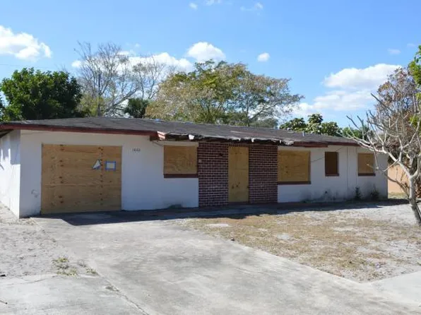 1620 SE Apache Avenue, Stuart, FL 34994