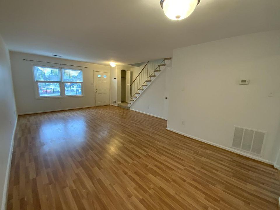 1st image of 148A N Bedford St APT A