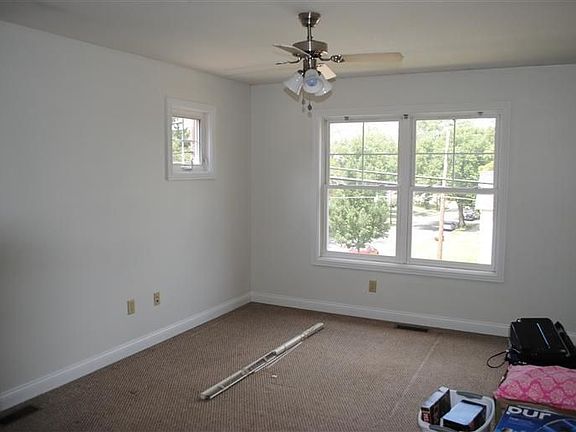 4th image of 223 N College Ave