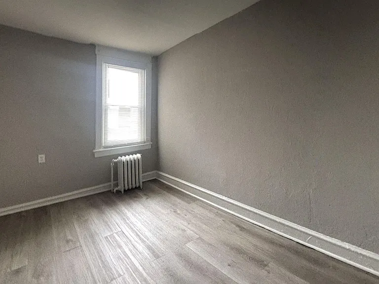 705 Edgemore Rd — Photo 14