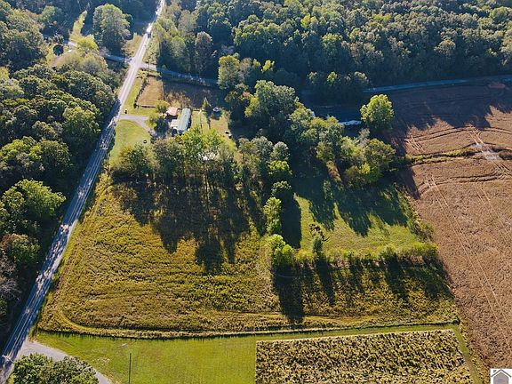 3rd image of 895 Green Valley Rd