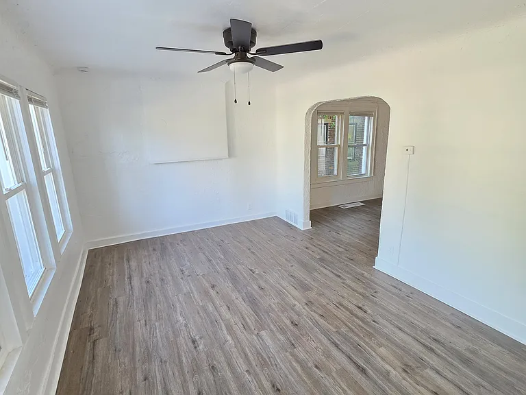 15757 Strathmoor St — Photo 18