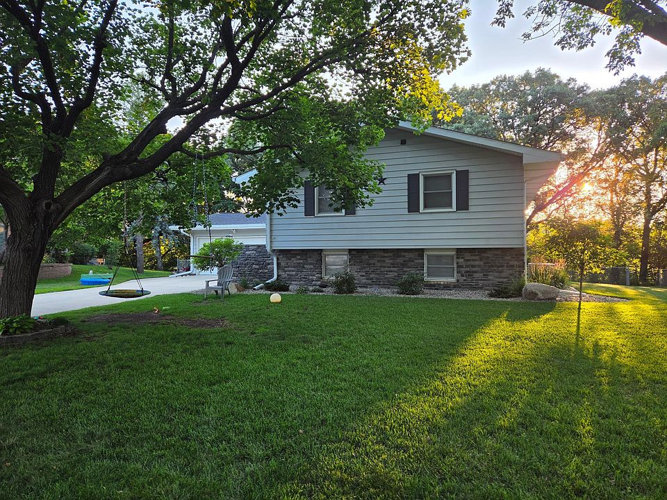 1st image of 411 Ridge Rd