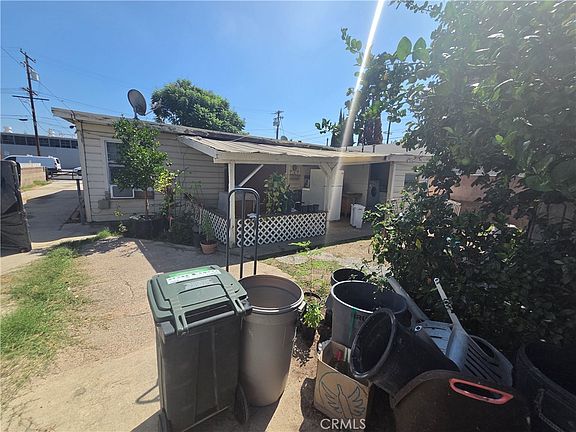 4th image of 10681 Fern Ave