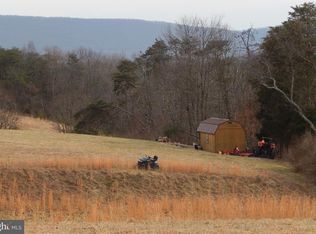 7 Beulahland Ln, Berkeley Springs, WV 25411