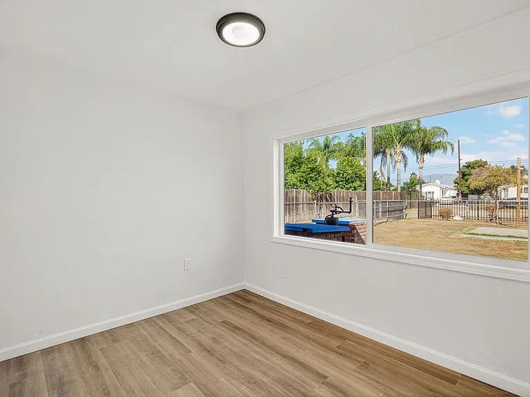 1023 W Congress St — Photo 5