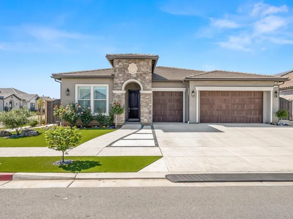 1734 N Park Avenue, Clovis, CA 93619