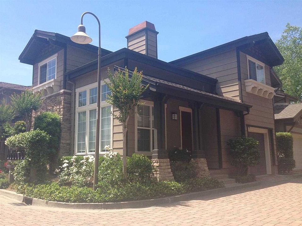 2nd image of 1071 River Rock Ln