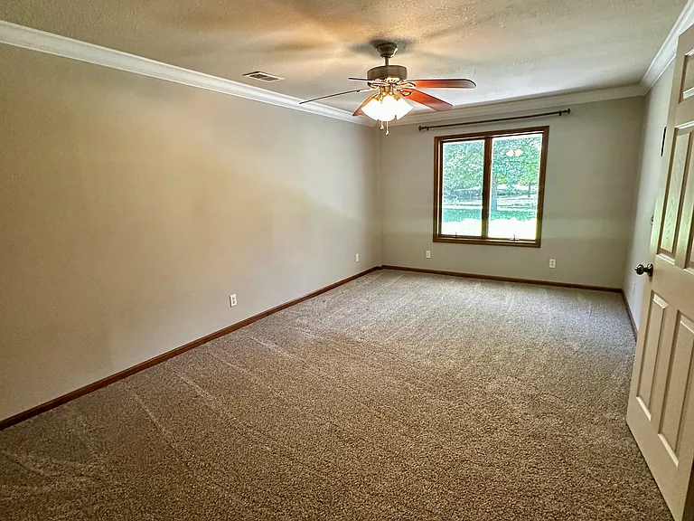 8100 E Mount Hope Rd — Photo 19