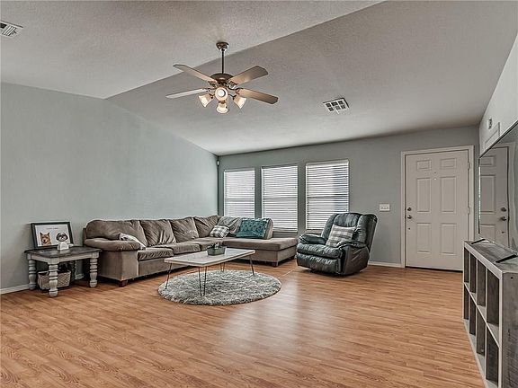 5th image of 15401 Ivy Hill Dr