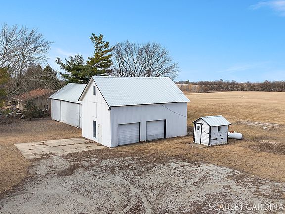 4th image of 1111 Simons Rd