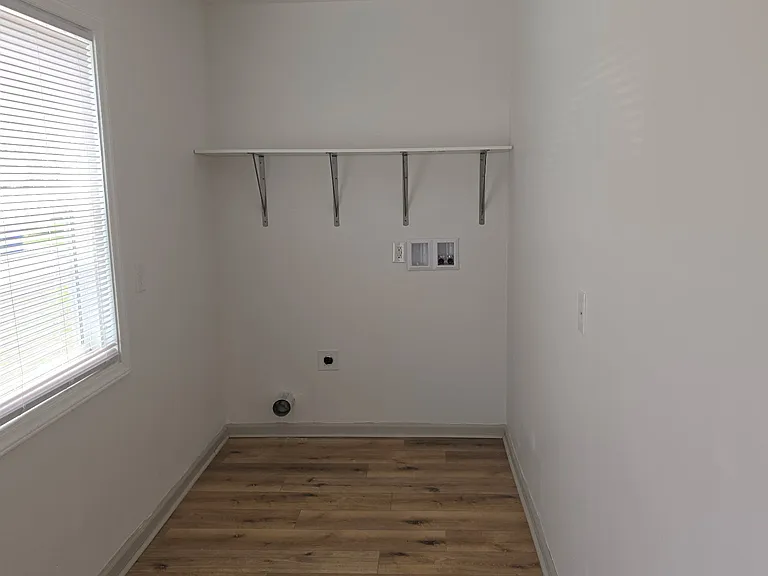 121 Edwards St — Photo 7