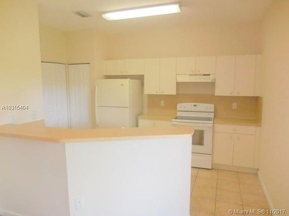 4th image of 1006 N Santa Catalina Cir