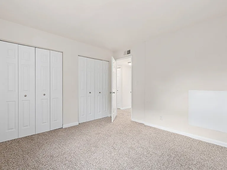 101 North Ripley Apartments — Photo 13
