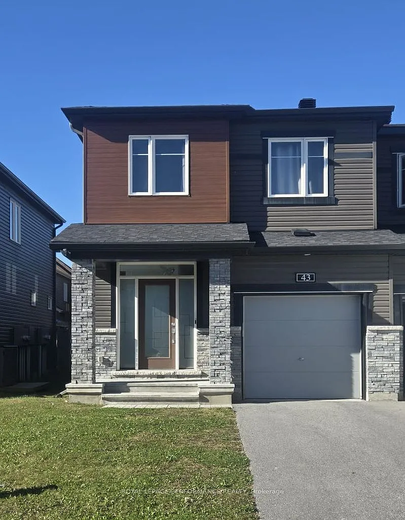 4 bed, $2,950 — Photo 1