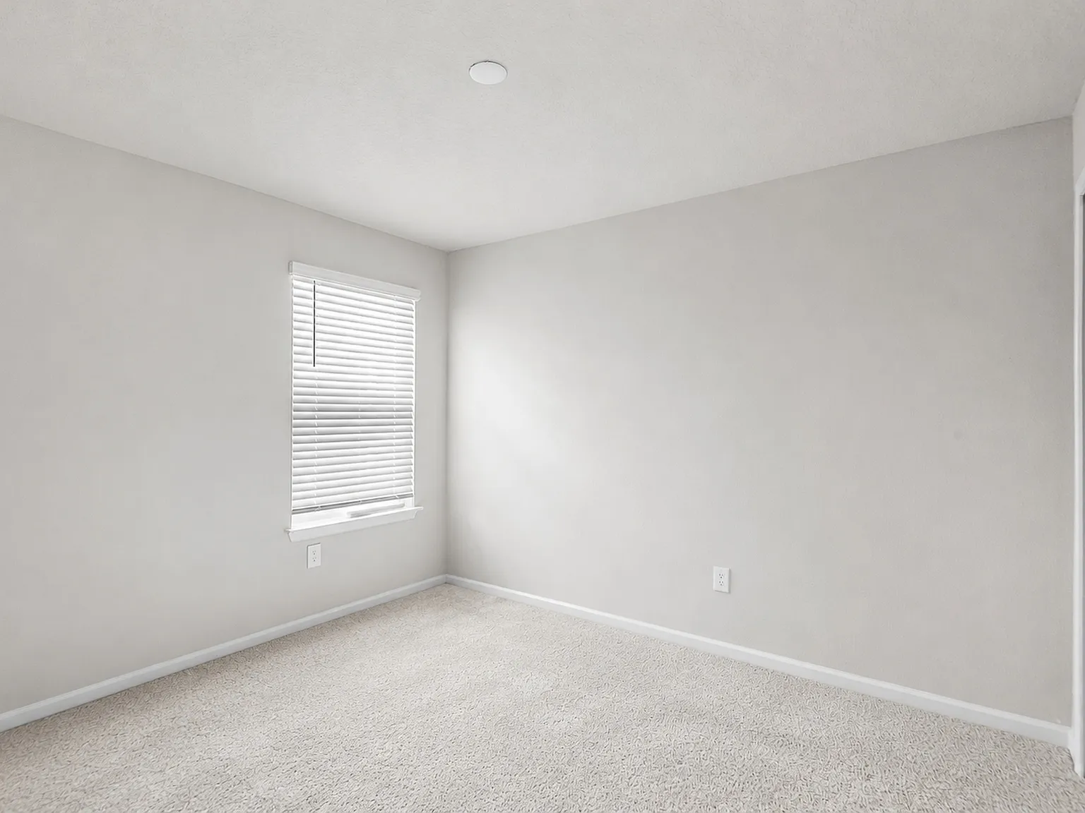 3 bed, 2.5 bath, 1713 sqft, $2,415 — Photo 1
