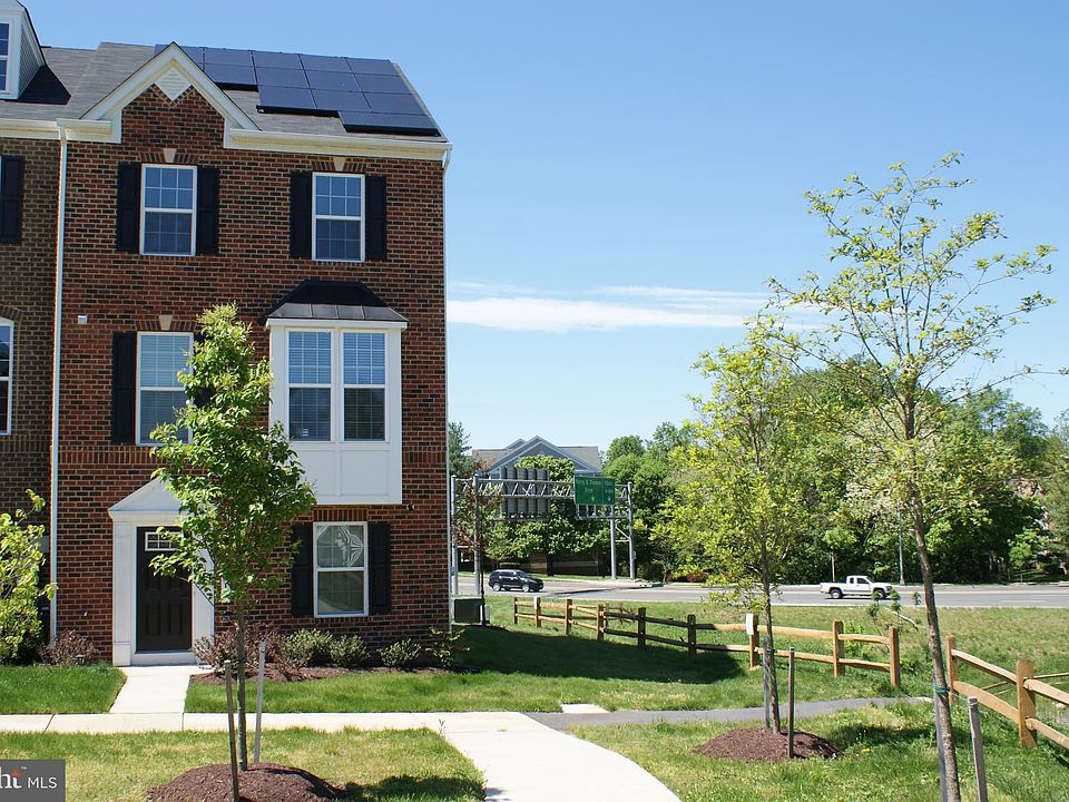 1st image of 9910 New Pointe Dr