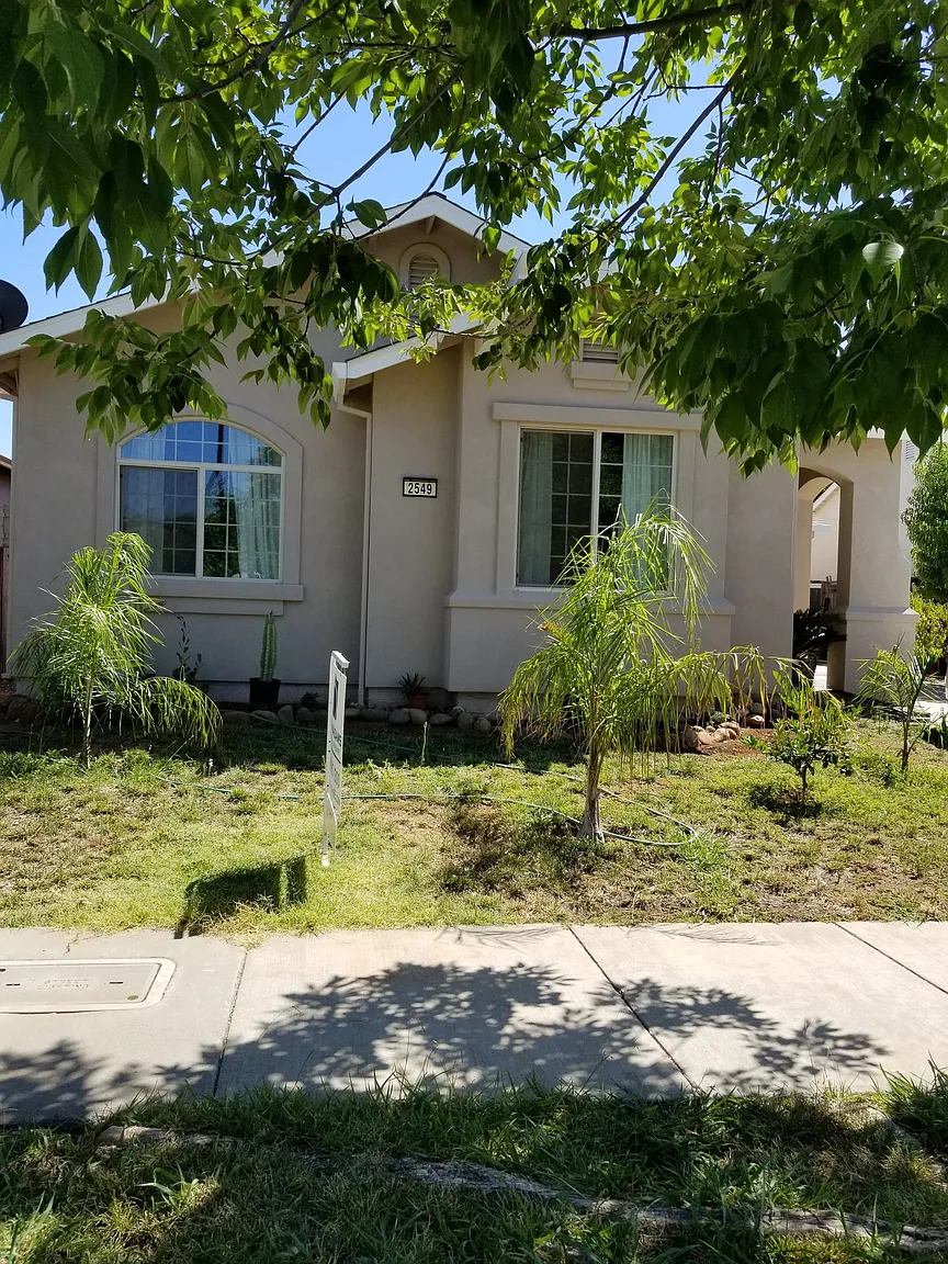 2549 Valhalla Pl photo 1