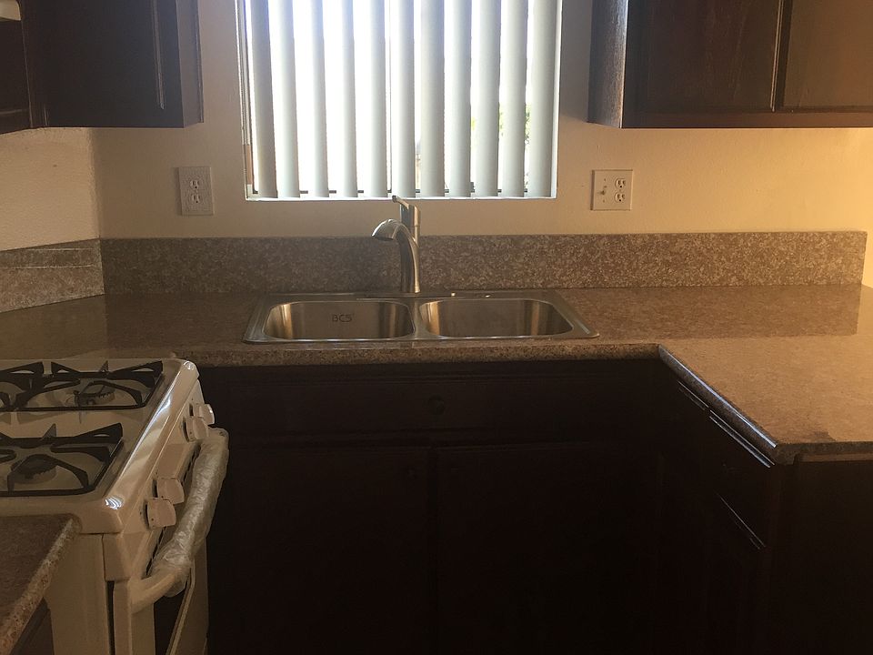 1st image of 521 N Louise St APT 204