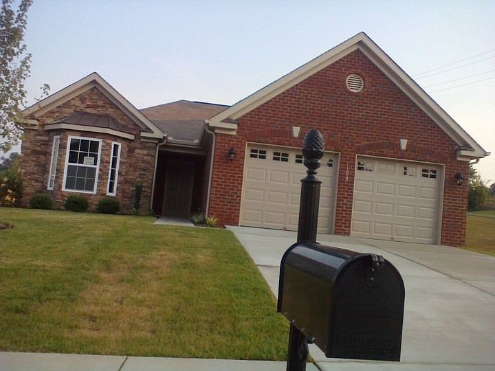 1st image of 100 Granda Flora Dr