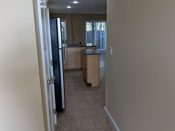 3rd image of 10425 NE 5th Cir