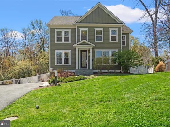 8112 Wingfield Pl, Alexandria, VA 22308