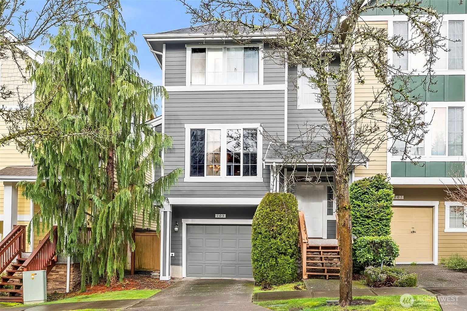 105 Birch Street photo 1