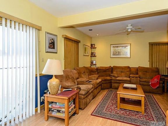 4th image of 101 Broadmoor Ln