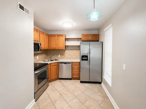 555 N Dupont Ave APT A12, Madison, TN 37115