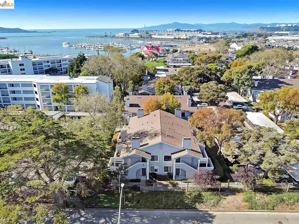 223 Schooner Ct, Richmond, CA 94804