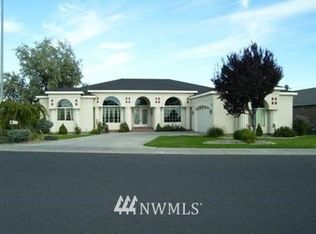 511 S Laguna Dr, Moses Lake, WA 98837