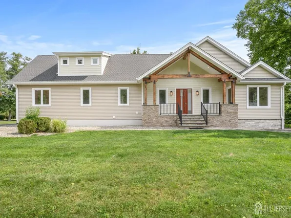 74 Woosamonsa Rd, Pennington, NJ 08534