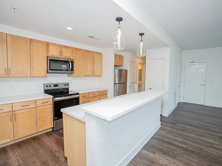 Riverside Village Apartments — Photo 94