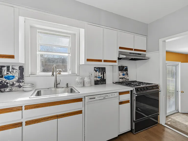 772 Arbor Rd — Photo 6