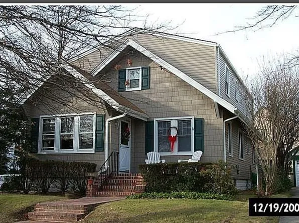 2902 Arnold Avenue, Oceanside, NY 11572