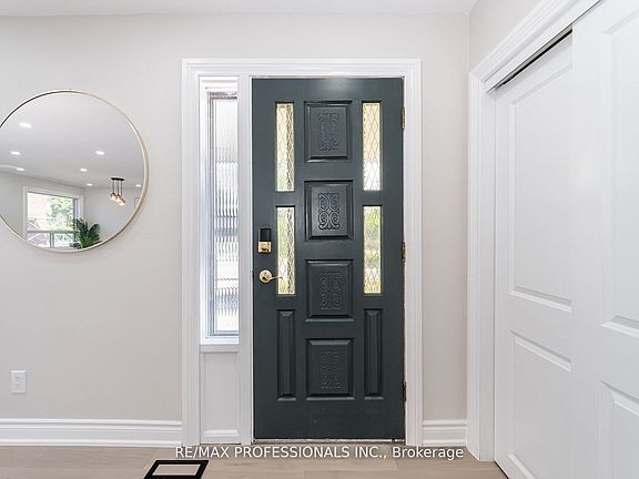 3rd image of 718 Royal York Rd