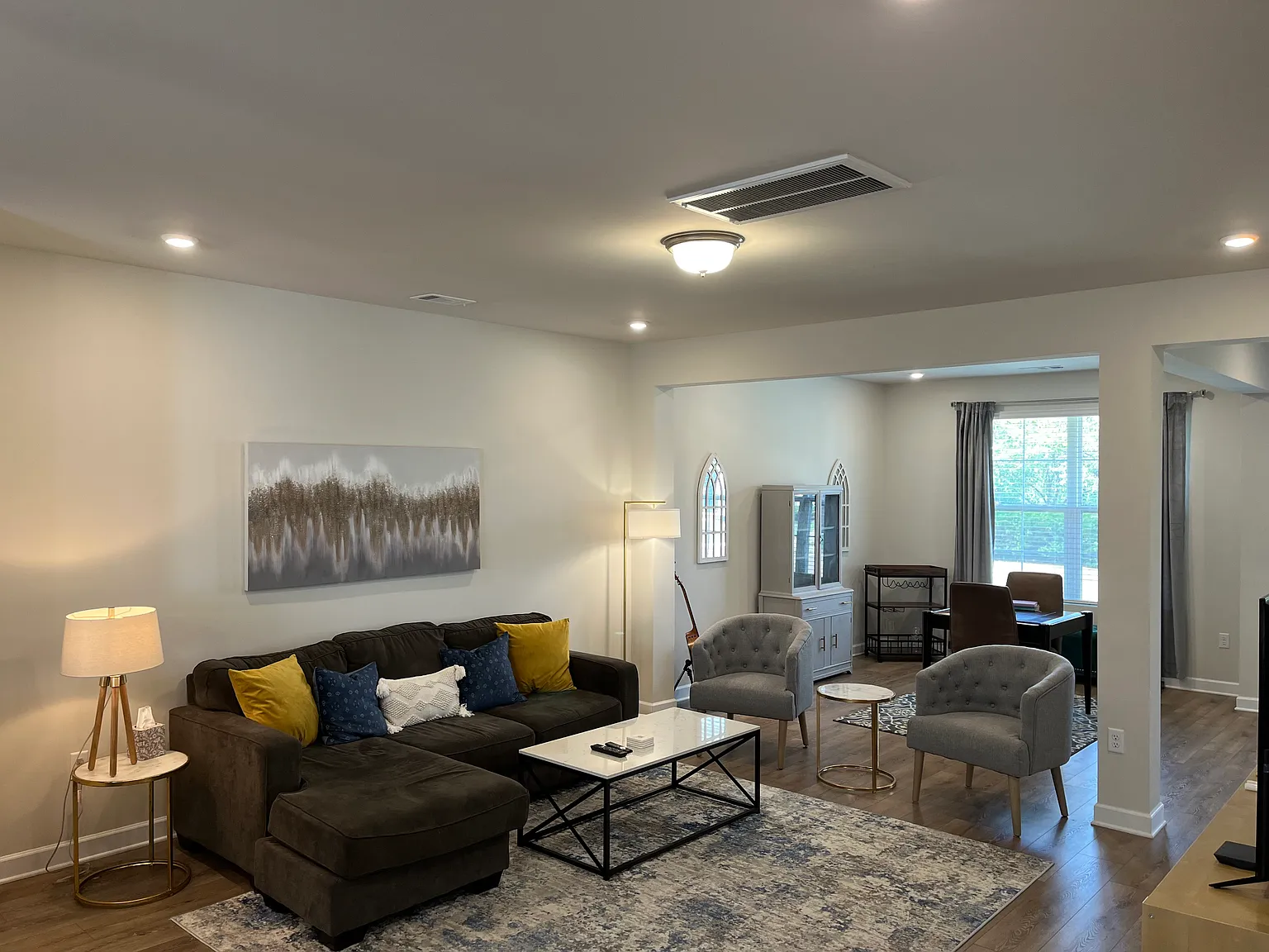 3 bed, 2.5 bath, 1711 sqft, $2,000 — Photo 2