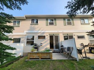 9 SE Country Hills Rise NW, Calgary, AB T3K4S7