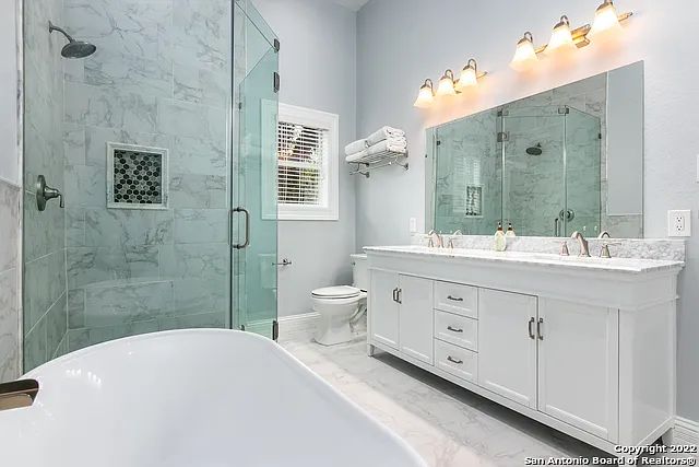 3 bed, 2.0 bath, 2259 sqft, $3,333 — Photo 2