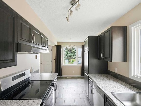 2nd image of 118 Dovertree Pl SE