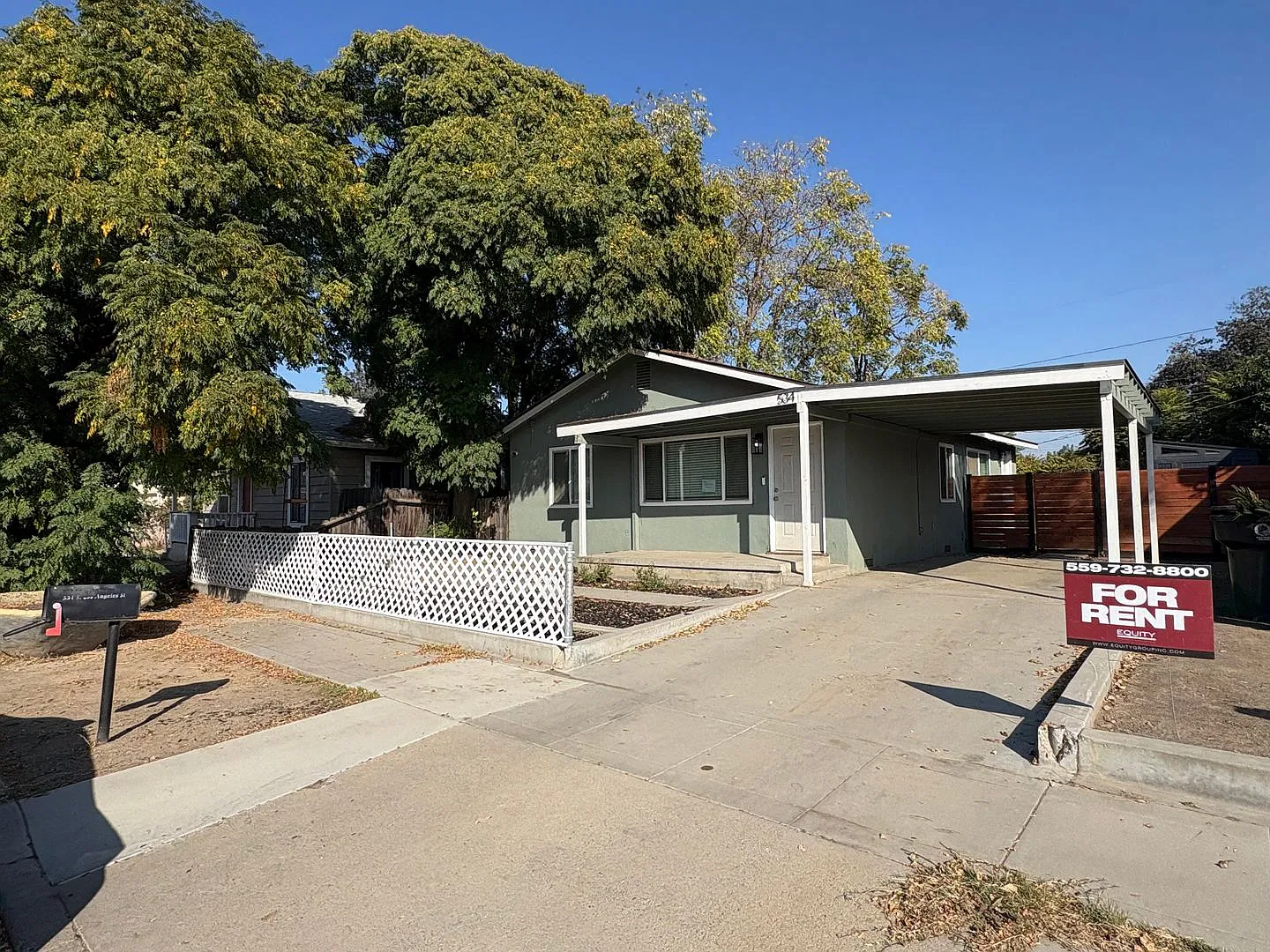 Charming Tulare home Available Now! — Photo 2