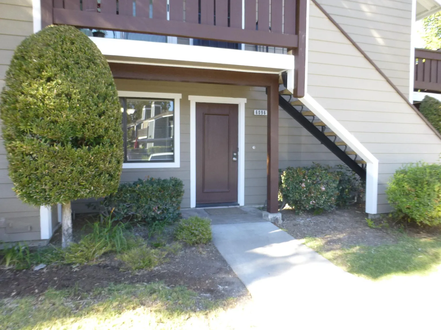 3 bed, 1165 sqft, $3,500 — Photo 1